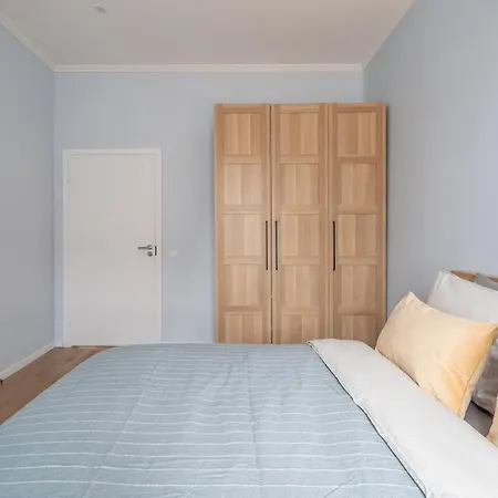 Sunny 2 Bedroom City Center Apartment - By Innorental Apartament *