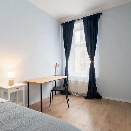 Sunny 2 Bedroom City Center Apartment - By Innorental Apartament