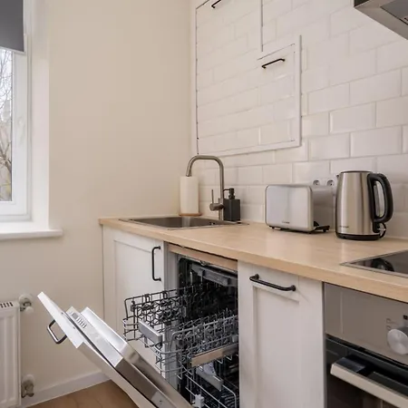 Sunny 2 Bedroom City Center Apartment - By Innorental Apartament