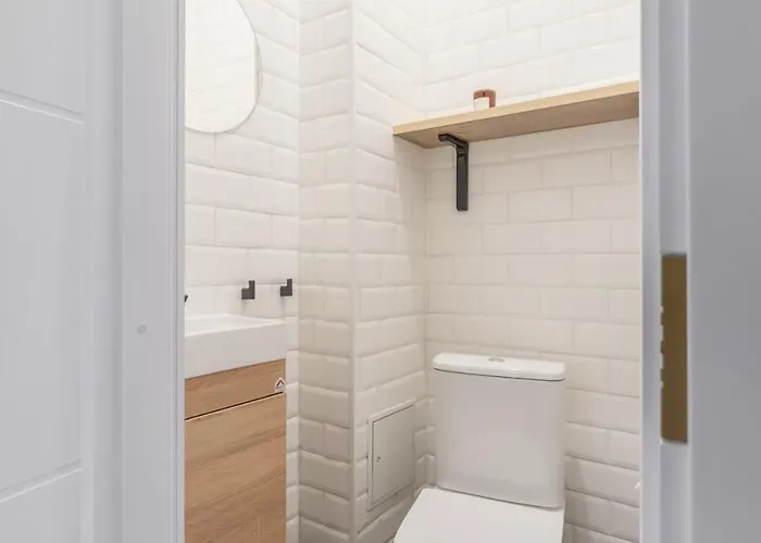 2 Bedrooms - Location - By Innorental *