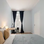 2 Bedrooms - Location - By Innorental Lägenhet *