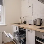2 Bedrooms - Location - By Innorental Lägenhet